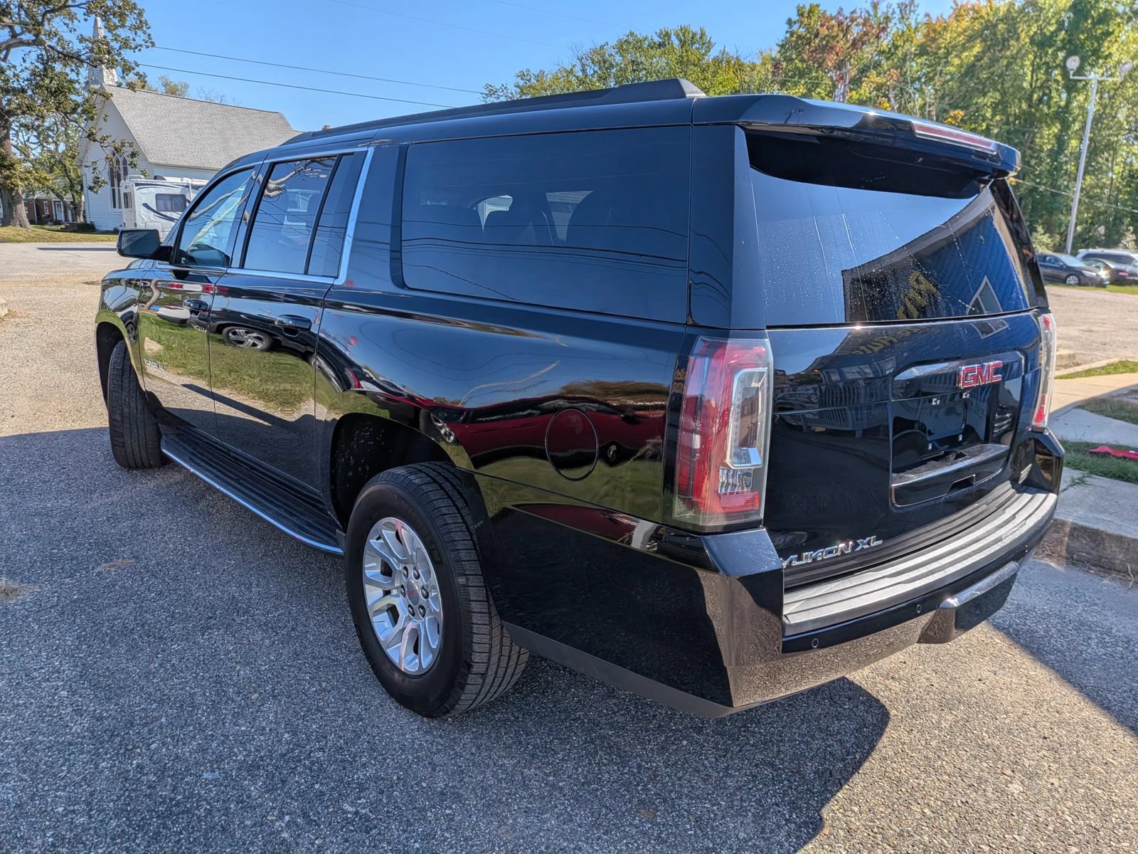 Used 2020 GMC Yukon XL SLT AWD/4WD image 4
