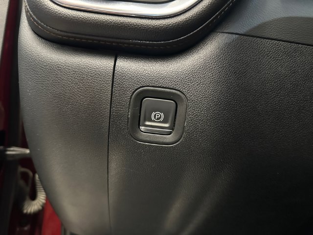 Used 2020 GMC Sierra 1500 AT4 w/ AT4 Premium Package AWD/4WD image 30