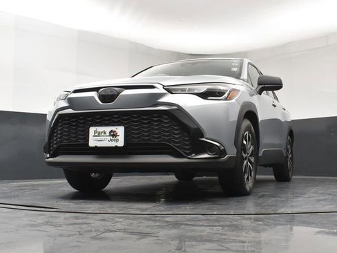 Used 2024 Toyota Corolla Cross AWD Hybrid image 20