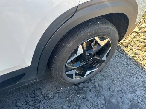 Used 2025 Kia Seltos S FWD image 14