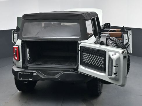 Used 2023 Ford Bronco Outer Banks w/ Sasquatch Package image 16