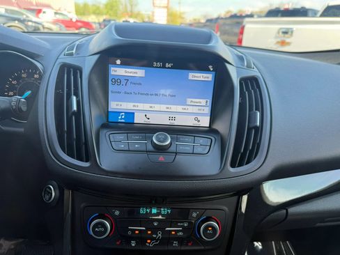 Used 2019 Ford Escape SE FWD image 16