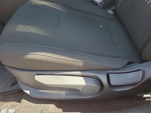 New 2025 Hyundai Elantra SEL image 12