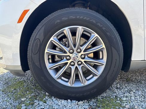 Used 2024 Buick Enclave Premium image 15