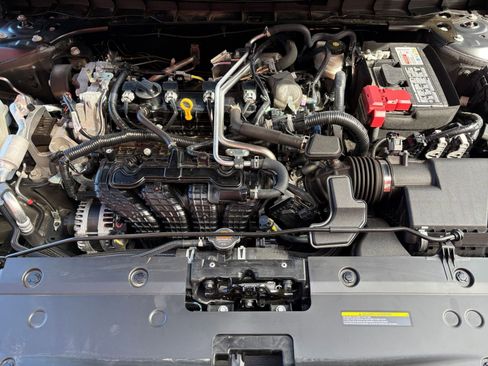 Used 2025 Nissan Altima 2.5 SV image 32