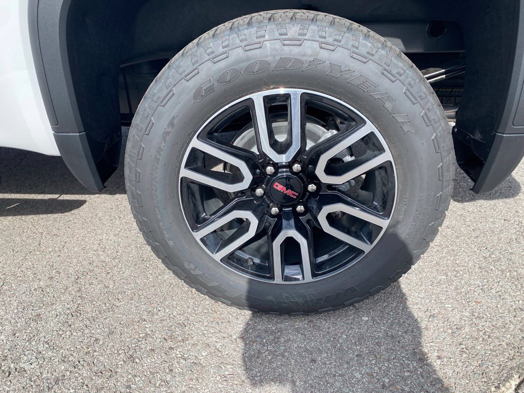 New 2026 GMC Sierra 1500 AT4 w/ AT4 Premium Package AWD/4WD image 13