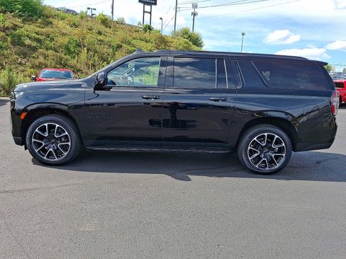 Used 2022 Chevrolet Suburban RST w/ Luxury Package image 4