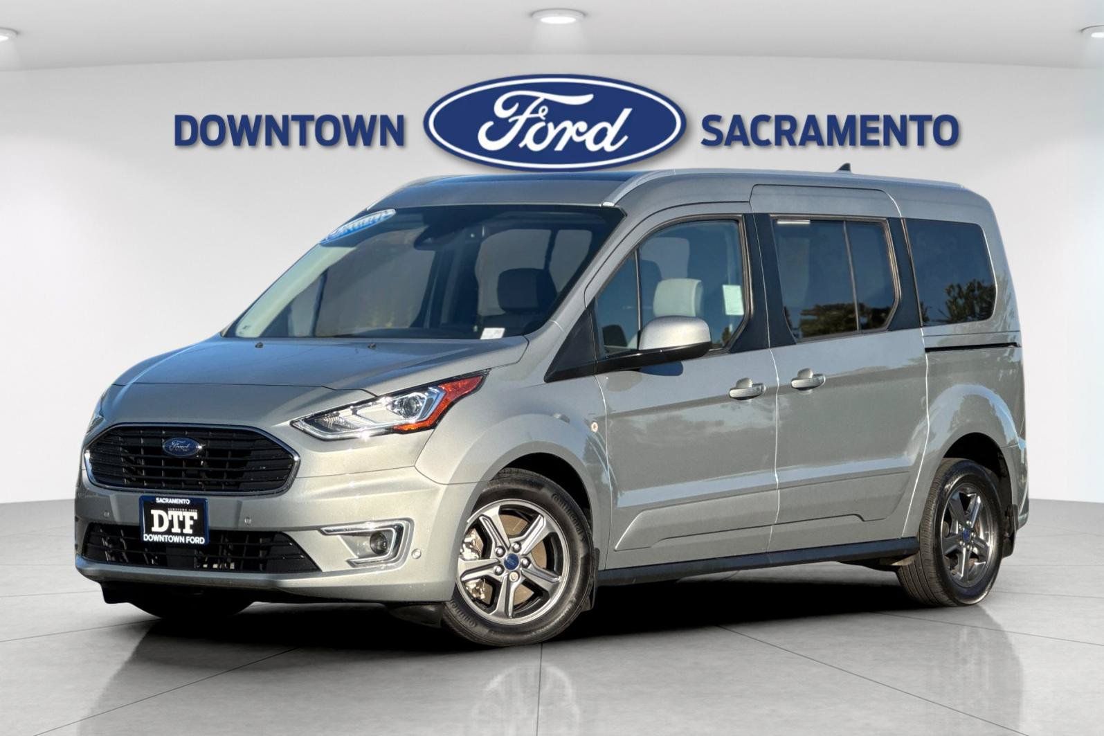 Certified 2023 Ford Transit Connect Titanium FWD image 1