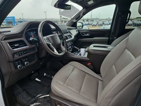 Used 2022 Chevrolet Suburban Z71 AWD/4WD image 12