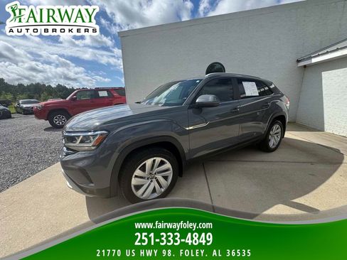 Used 2021 Volkswagen Atlas Cross Sport SE image 1