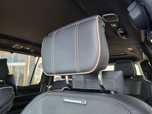 Used 2024 Jeep Grand Wagoneer Series III w/ Rear Seat Video Group 1 AWD/4WD image 13