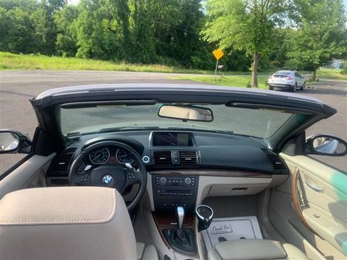 Used 2009 BMW 135i Convertible image 10