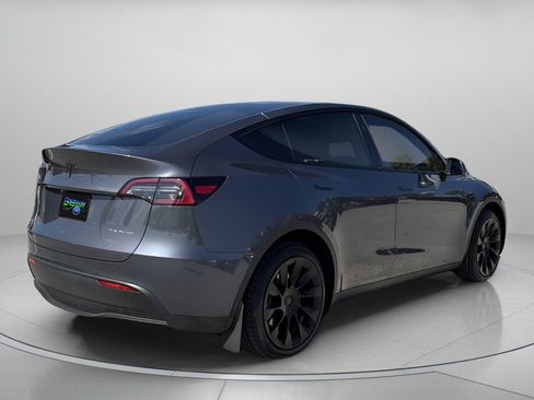 Used 2023 Tesla Model Y Long Range AWD/4WD image 3