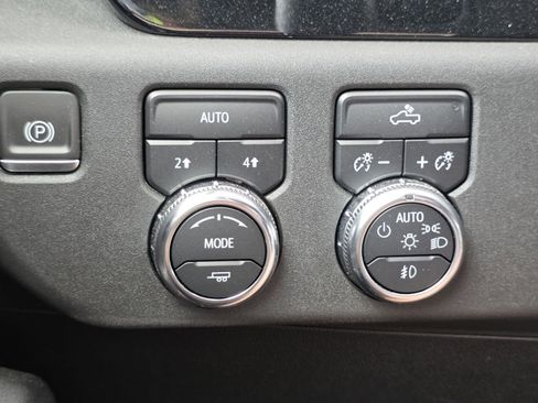 Used 2024 GMC Sierra 1500 Elevation AWD/4WD image 5