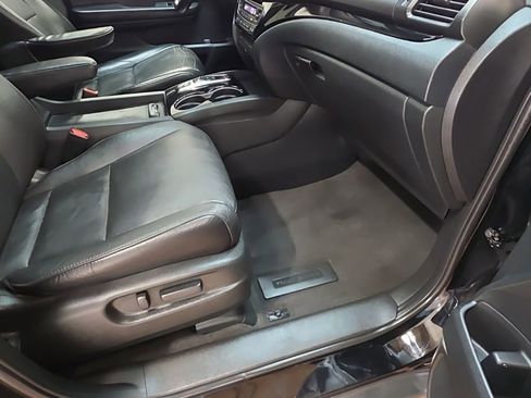 Used 2021 Honda Pilot Touring image 10