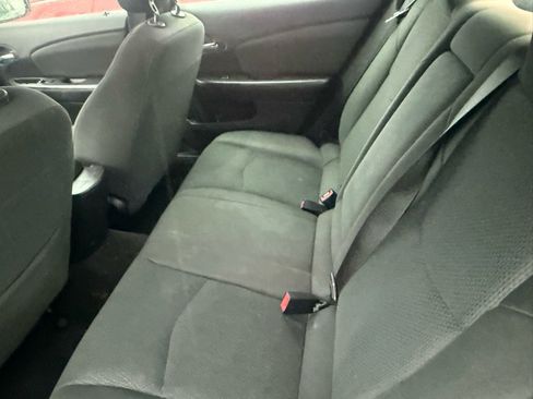 Used 2011 Chrysler 200 Touring image 6