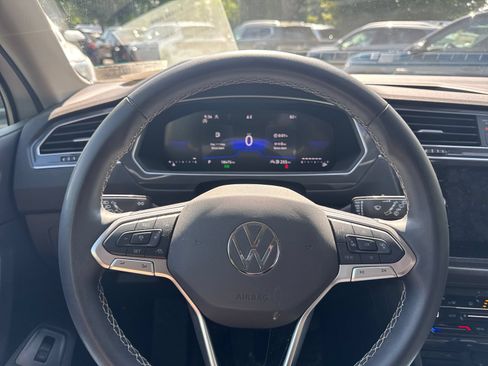 Certified 2024 Volkswagen Tiguan SE AWD/4WD image 15
