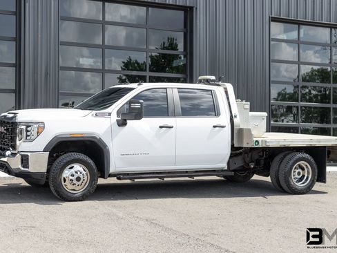 Used 2023 GMC Sierra 3500 Pro w/ Convenience Package AWD/4WD image 3