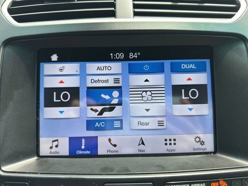 Used 2017 Ford Explorer XLT w/ Equipment Group 202A FWD image 36
