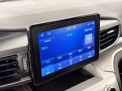 Used 2022 Ford Explorer XLT w/ Equipment Group 202A AWD/4WD image 15