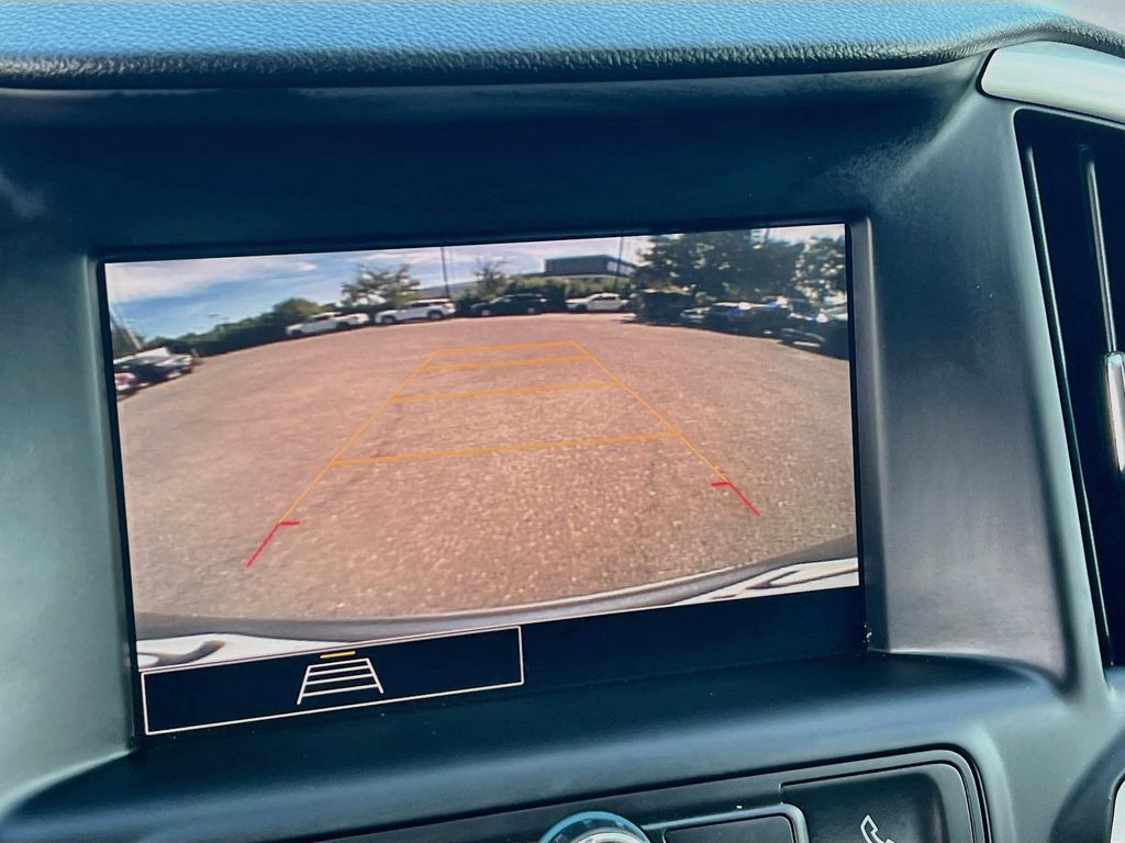 Used 2024 GMC Terrain SLE AWD/4WD image 13