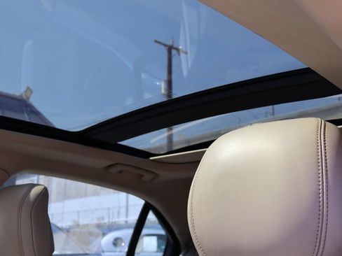 Used 2017 Lincoln Continental Select FWD image 34