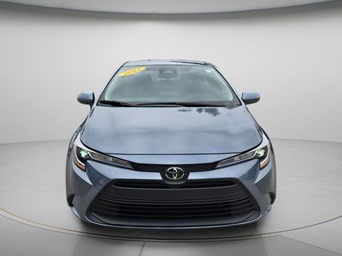 Used 2025 Toyota Corolla LE FWD image 4
