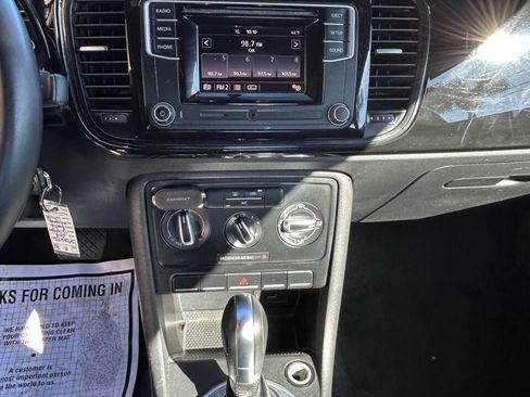 Used 2018 Volkswagen Beetle 2.0T S image 16