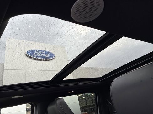 Used 2024 Ford F250 Platinum image 24