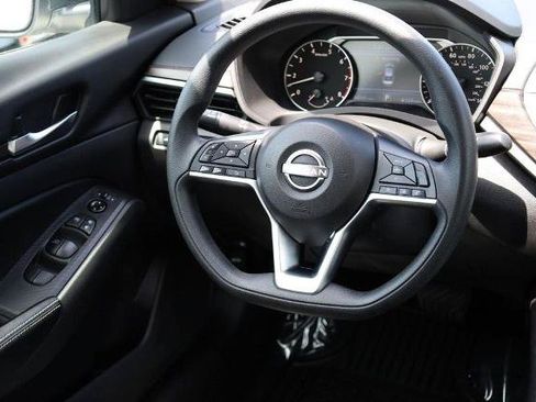 Certified 2025 Nissan Altima 2.5 SV FWD image 22