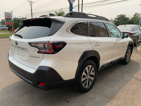Used 2023 Subaru Outback Premium AWD/4WD image 7