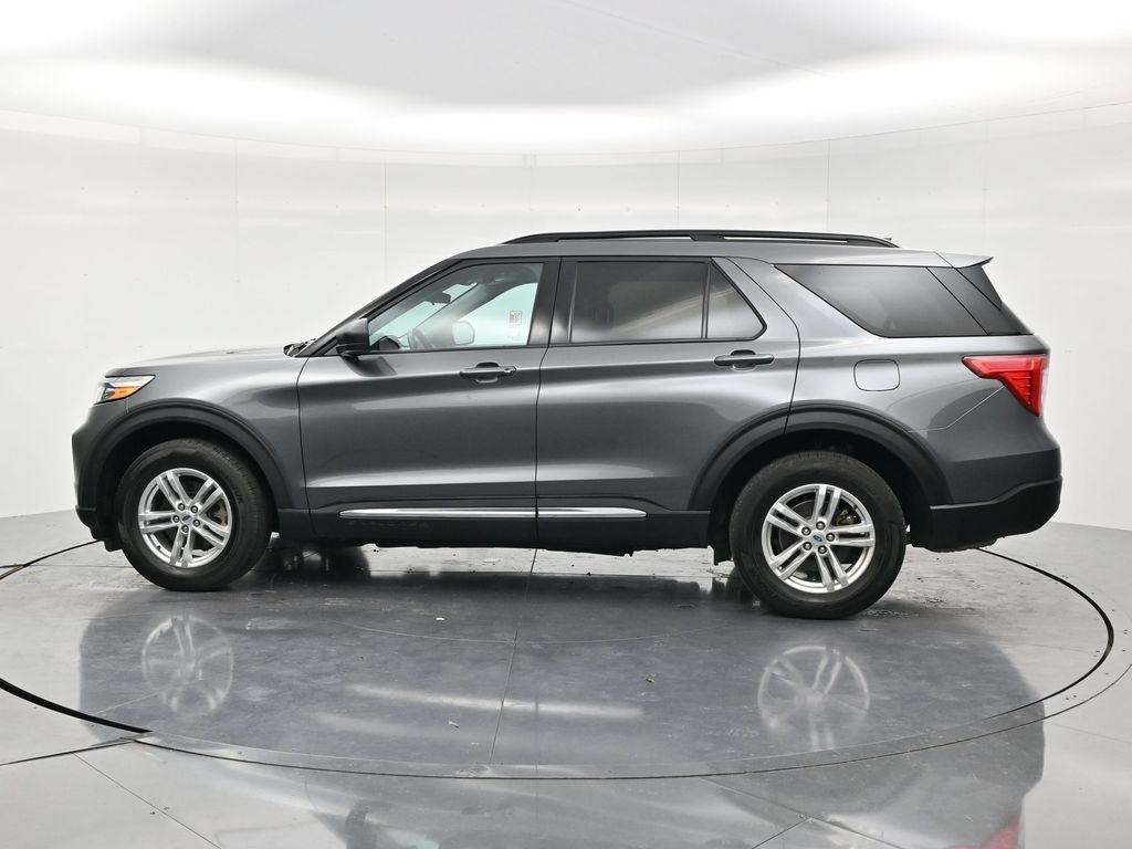 Used 2023 Ford Explorer XLT AWD/4WD image 8