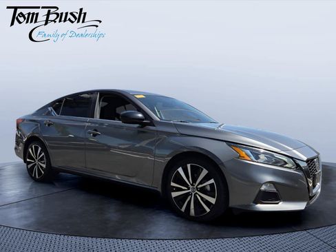 Used 2022 Nissan Altima 2.5 SR AWD/4WD image 1