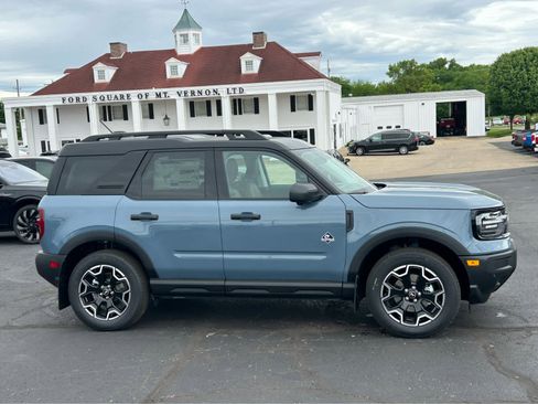 New 2026 Ford Bronco Sport Outer Banks w/ Outer Banks Tech Package+ AWD/4WD image 3