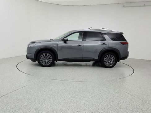 Used 2025 Nissan Pathfinder SL w/ SL Premium Package image 8