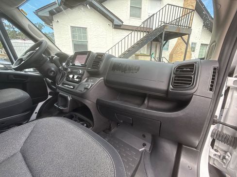 Used 2023 RAM ProMaster 2500 image 15
