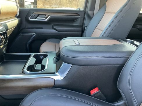 Used 2024 Chevrolet Silverado 2500 High Country image 21