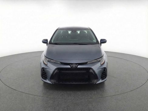 Used 2018 Toyota Corolla SE image 2