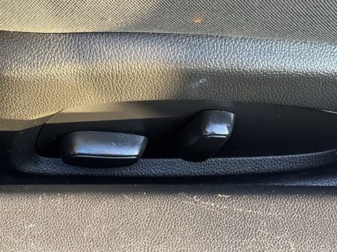 Used 2022 Chevrolet Camaro LT image 15