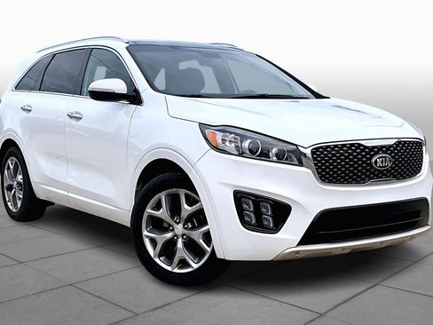 Used 2016 Kia Sorento SX image 2