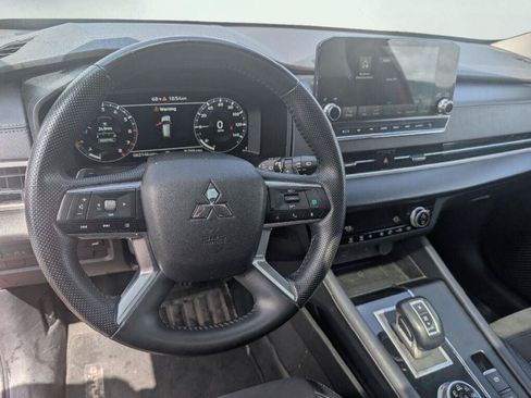 Used 2024 Mitsubishi Outlander SE AWD/4WD image 26