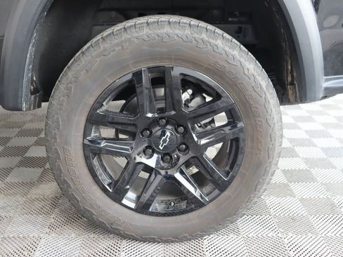 Used 2025 Chevrolet Colorado Trail Boss AWD/4WD image 16