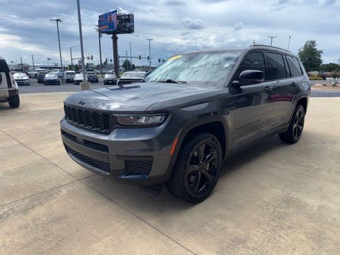 Used 2021 Jeep Grand Cherokee L Laredo RWD image 5