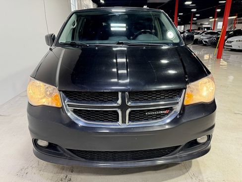 Used 2017 Dodge Grand Caravan Crew image 9