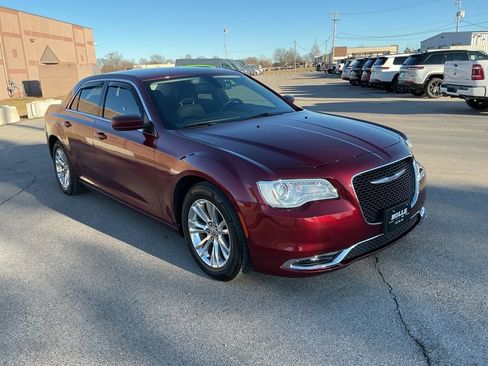 Used 2019 Chrysler 300 Touring w/ Driver Convenience Group image 1