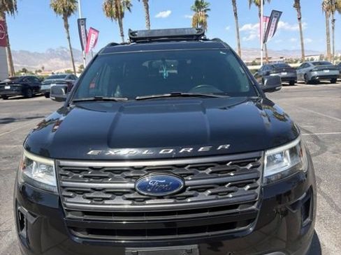 Used 2018 Ford Explorer XLT w/ Equipment Group 202A FWD image 2