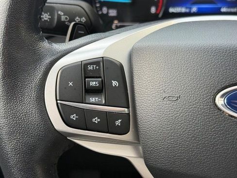 Used 2020 Ford Explorer XLT w/ Equipment Group 202A AWD/4WD image 21