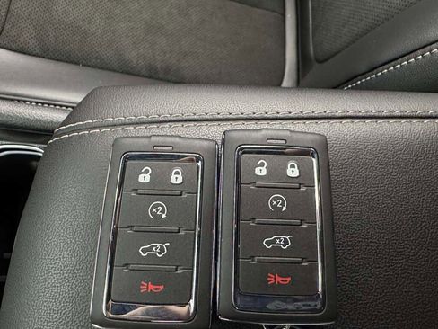 New 2025 Jeep Grand Cherokee L Laredo image 31