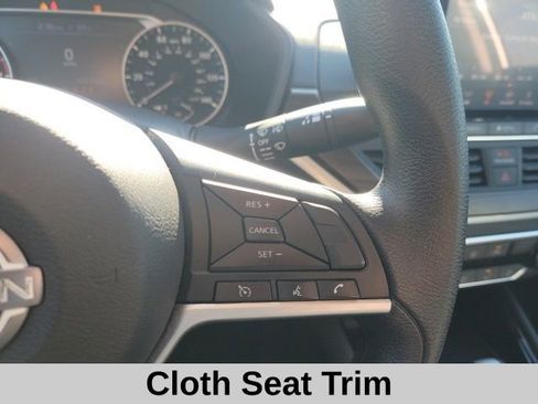 Used 2024 Nissan Altima 2.5 SV image 9