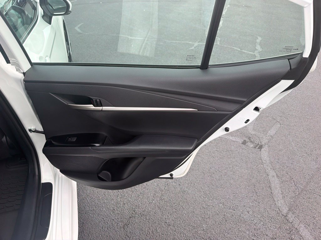 Used 2025 Toyota Camry SE FWD image 17